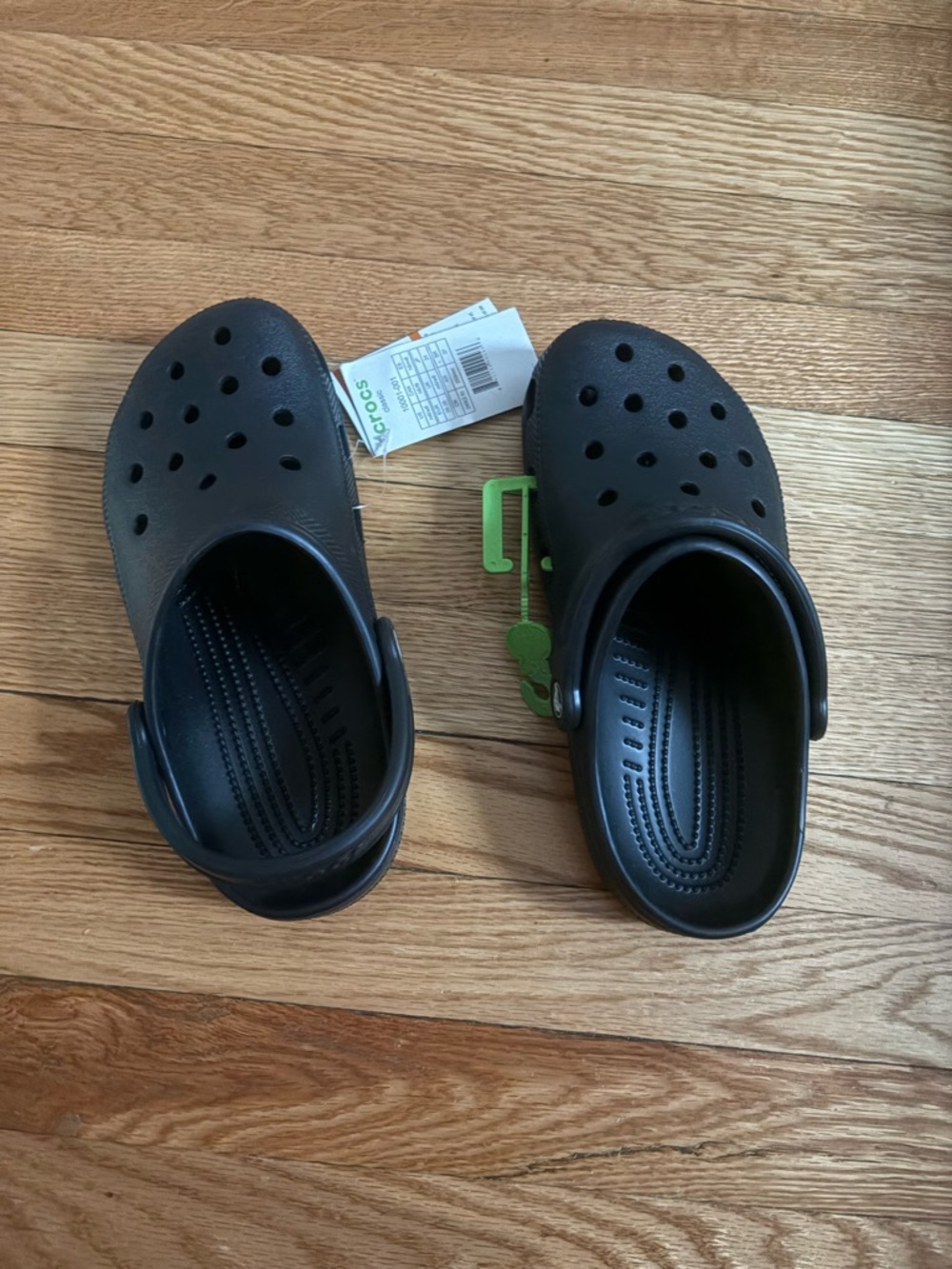 CROCS Classic Clog in Black